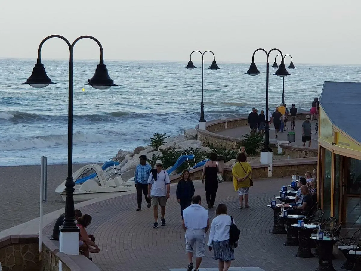 Lujoso Estudio Frontal Al Mar Torremolinos